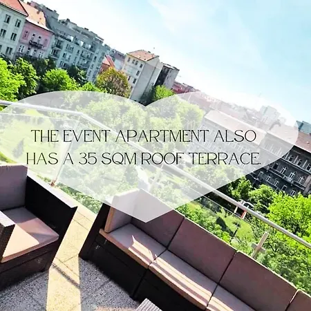 Διαμέρισμα Matyas Corner Square Ii *